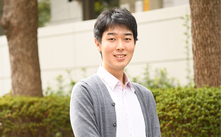 新宿四谷心理カウンセリングルームカウンセラー　バストアップ　写真